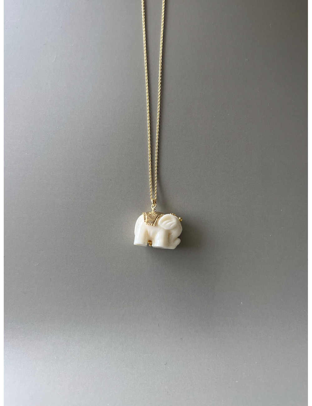 Colar Elefante Branco Prata Dourada