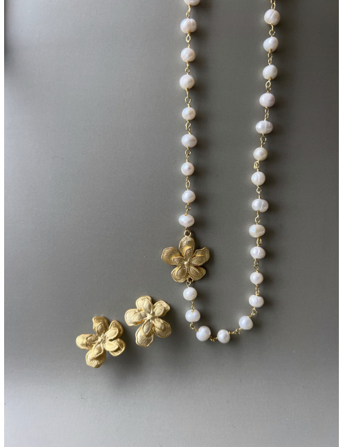 Colar Flor e Pérolas Prata Dourada