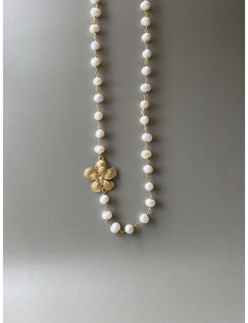 Colar Flor e Pérolas Prata Dourada