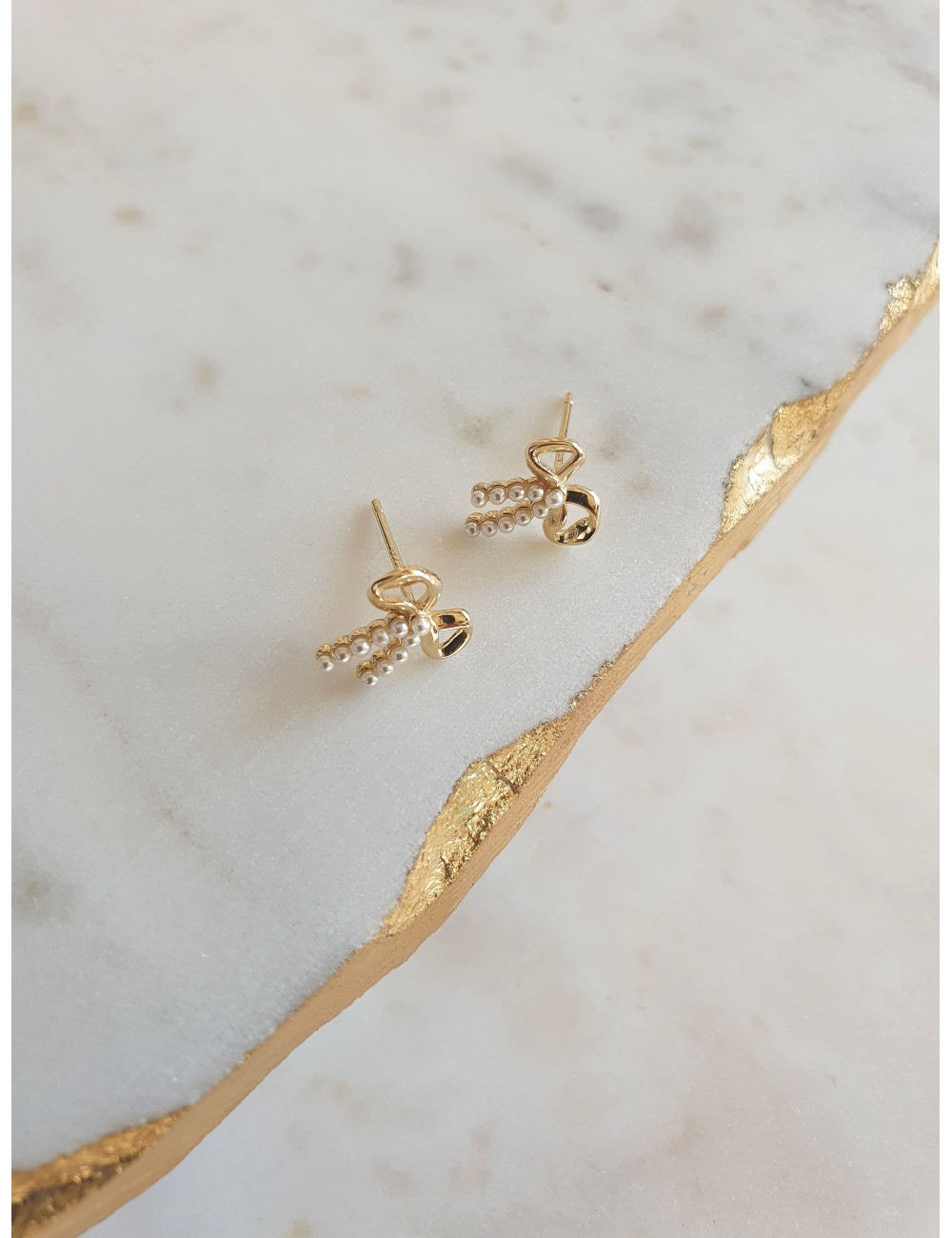 BRINCOS LAÇO PÉROLAS