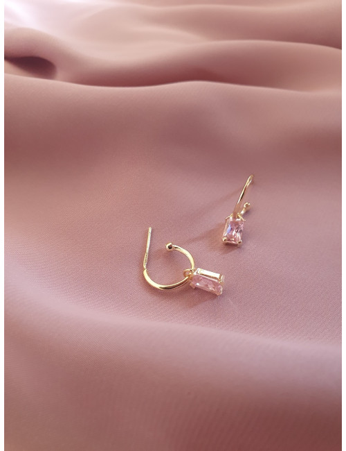 BRINCO PENDENTE ROSA EM PRATA DOURADA