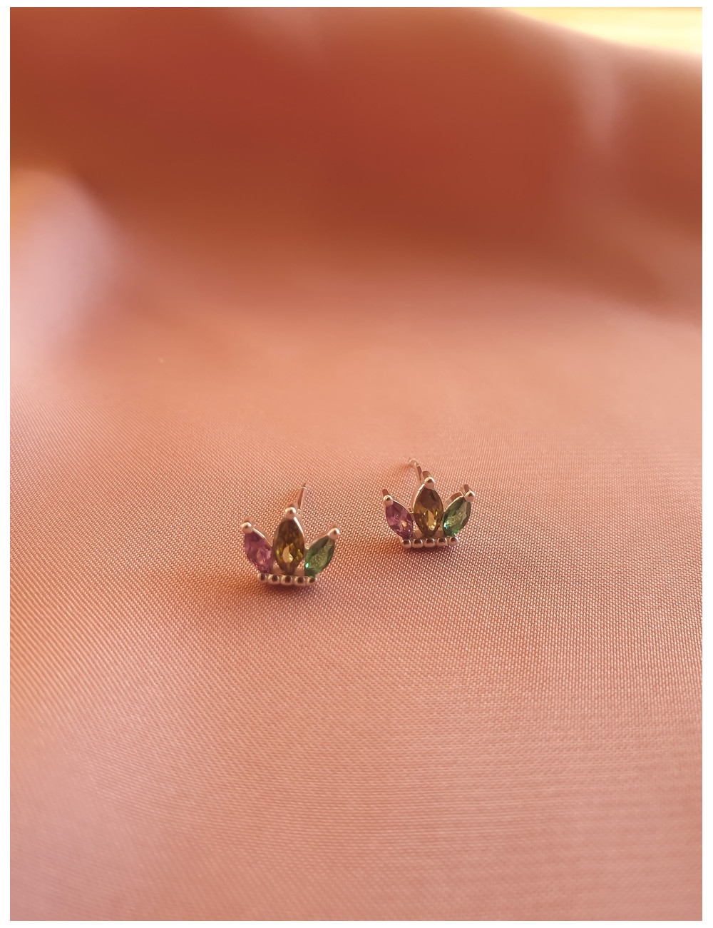 BRINCOS COLORFUL QUEEN PRATA