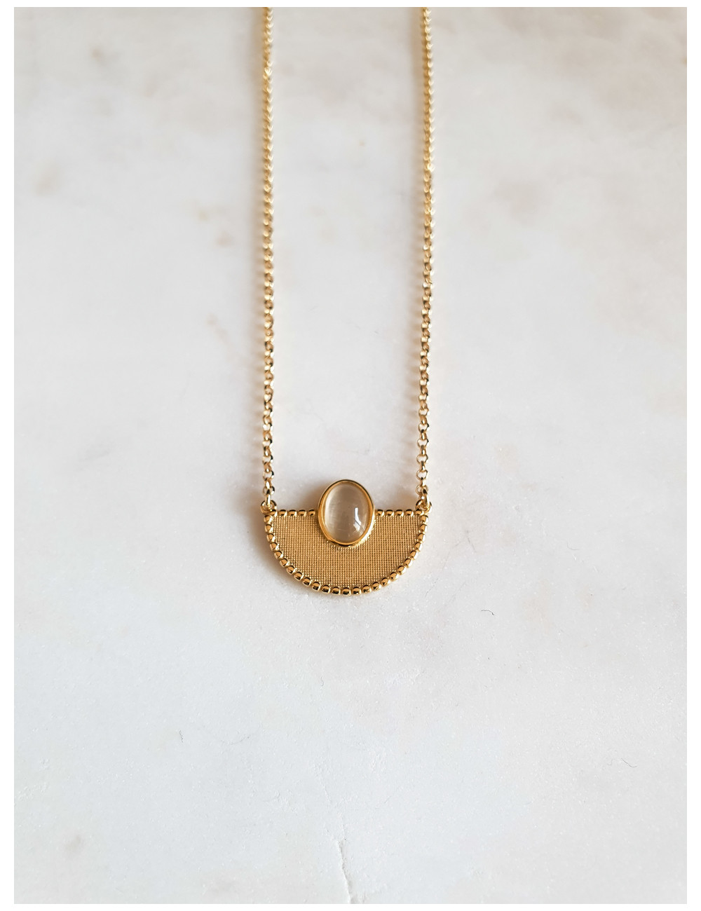 COLAR JULY WHITE PRATA DOURADA