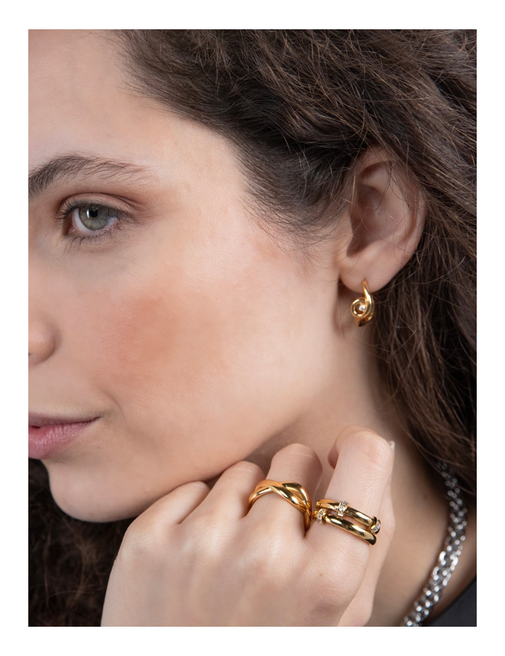 Brincos One Infinity Twisted Gold