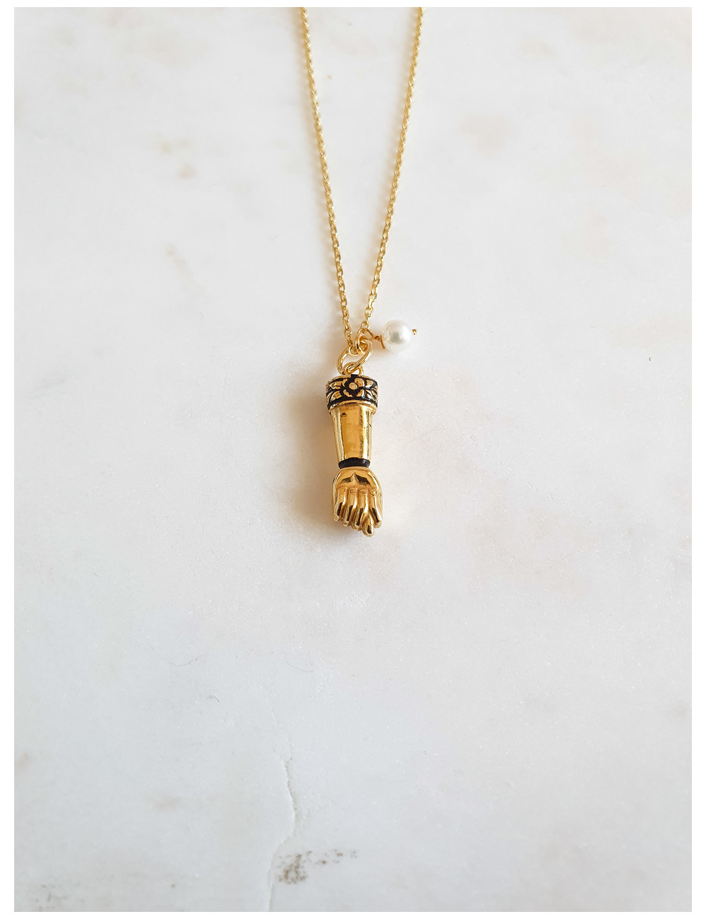 COLAR FISGA PRATA DOURADA