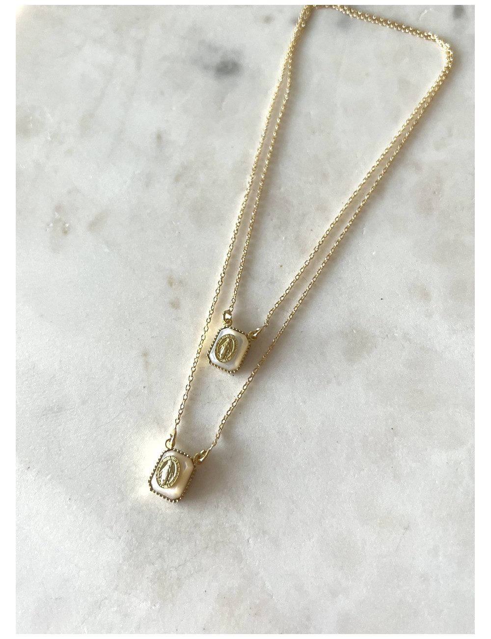 Escapulário Madrepérola Peq Prata Dourada