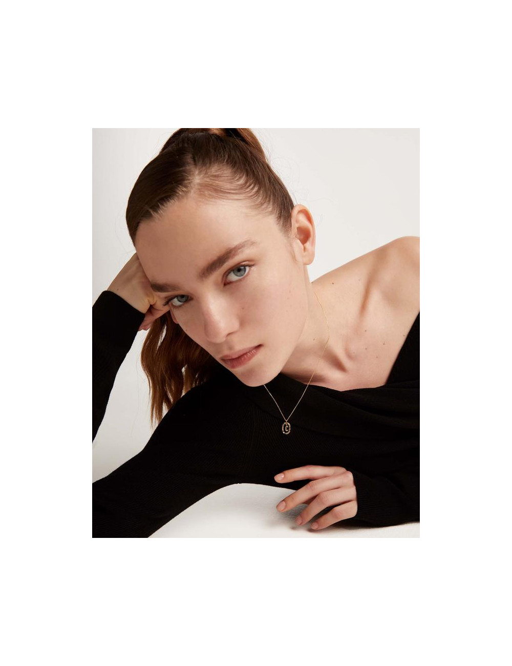 LETTER C GOLD NECKLACE PDPAOLA