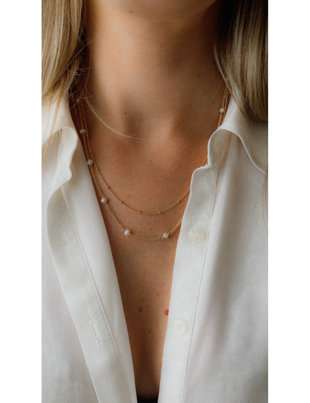 COLAR DUPLO COM PÉROLAS EM PRATA DOURADA