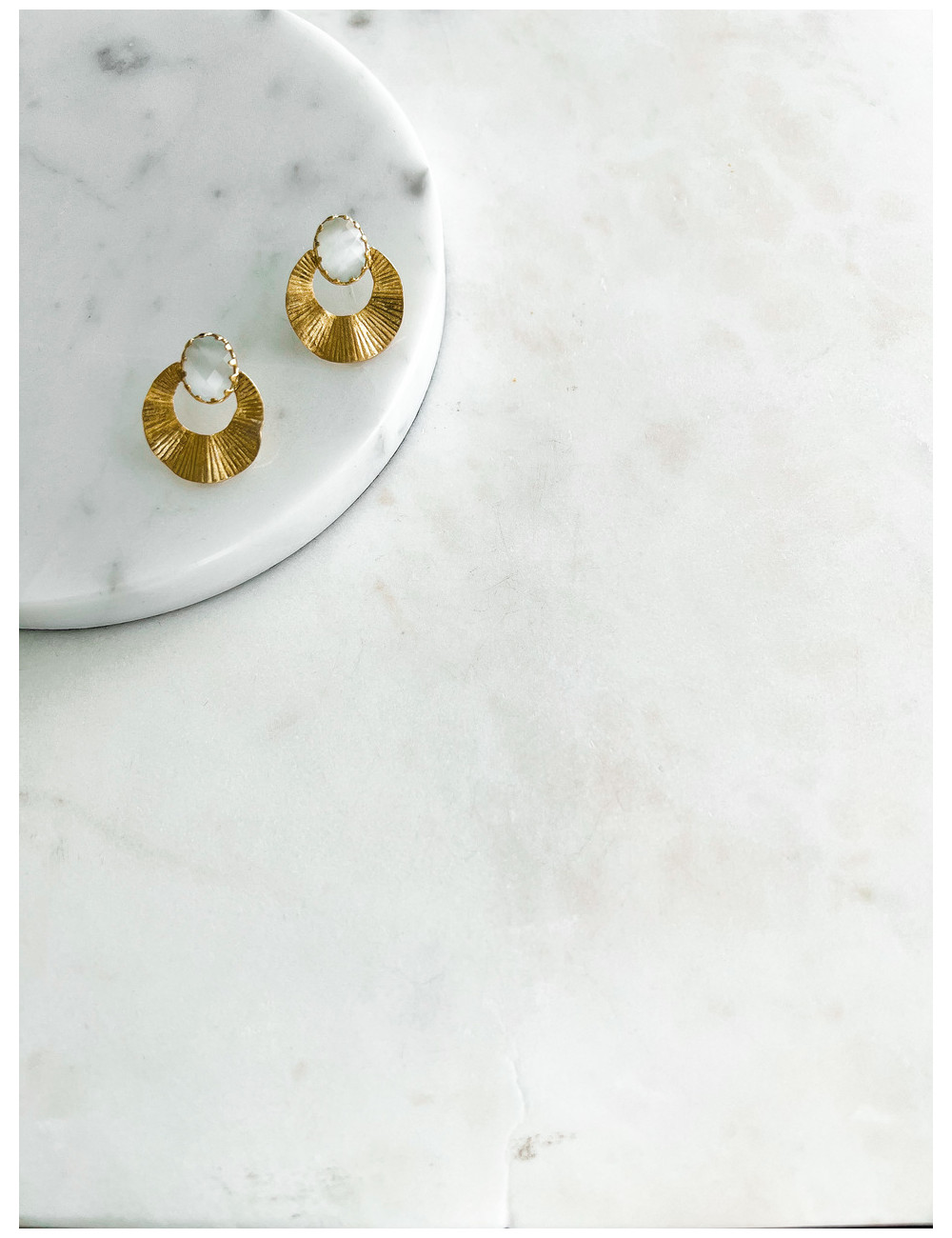 BRINCOS JULIE PRATA DOURADA