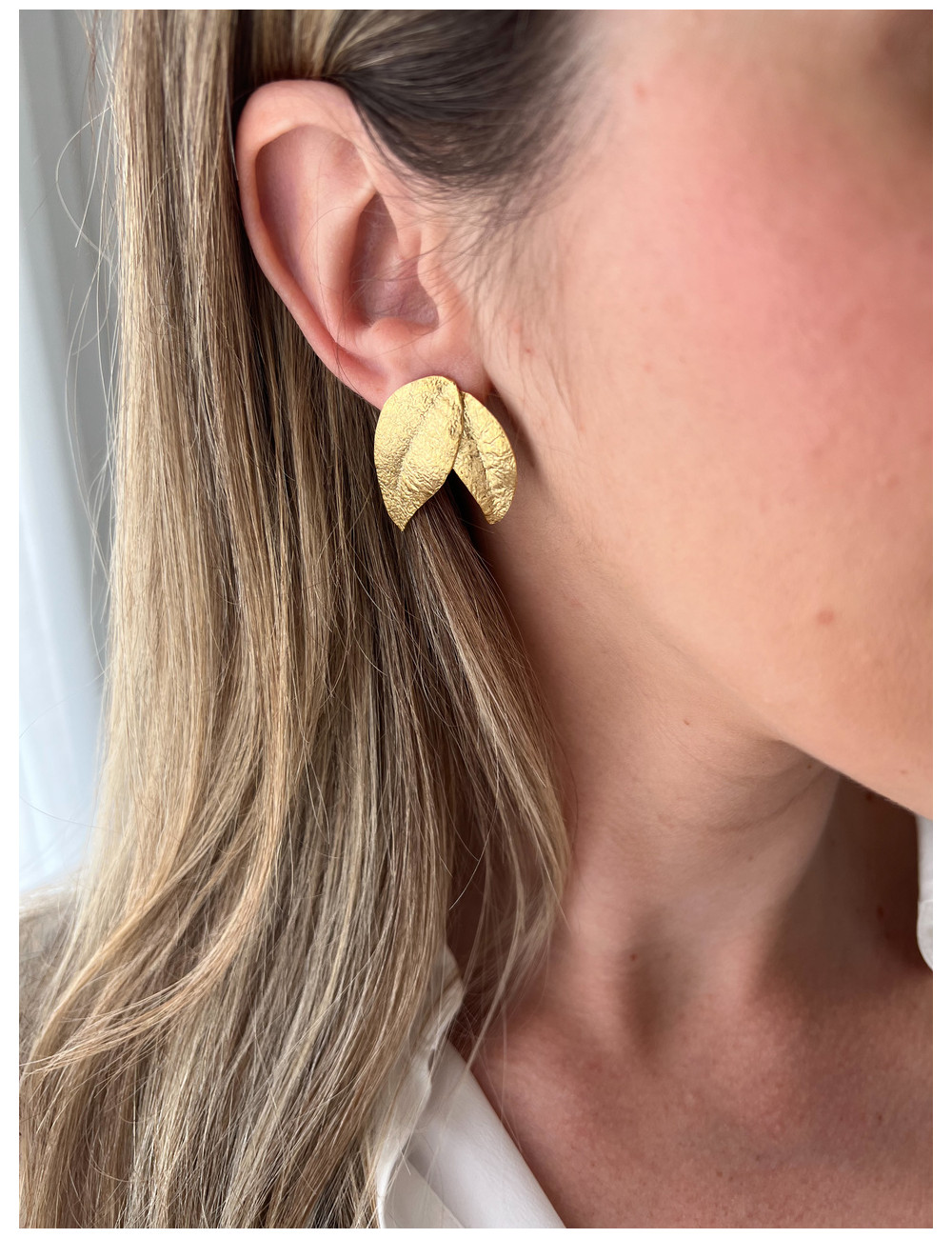 BRINCOS FOLHA PRATA DOURADA