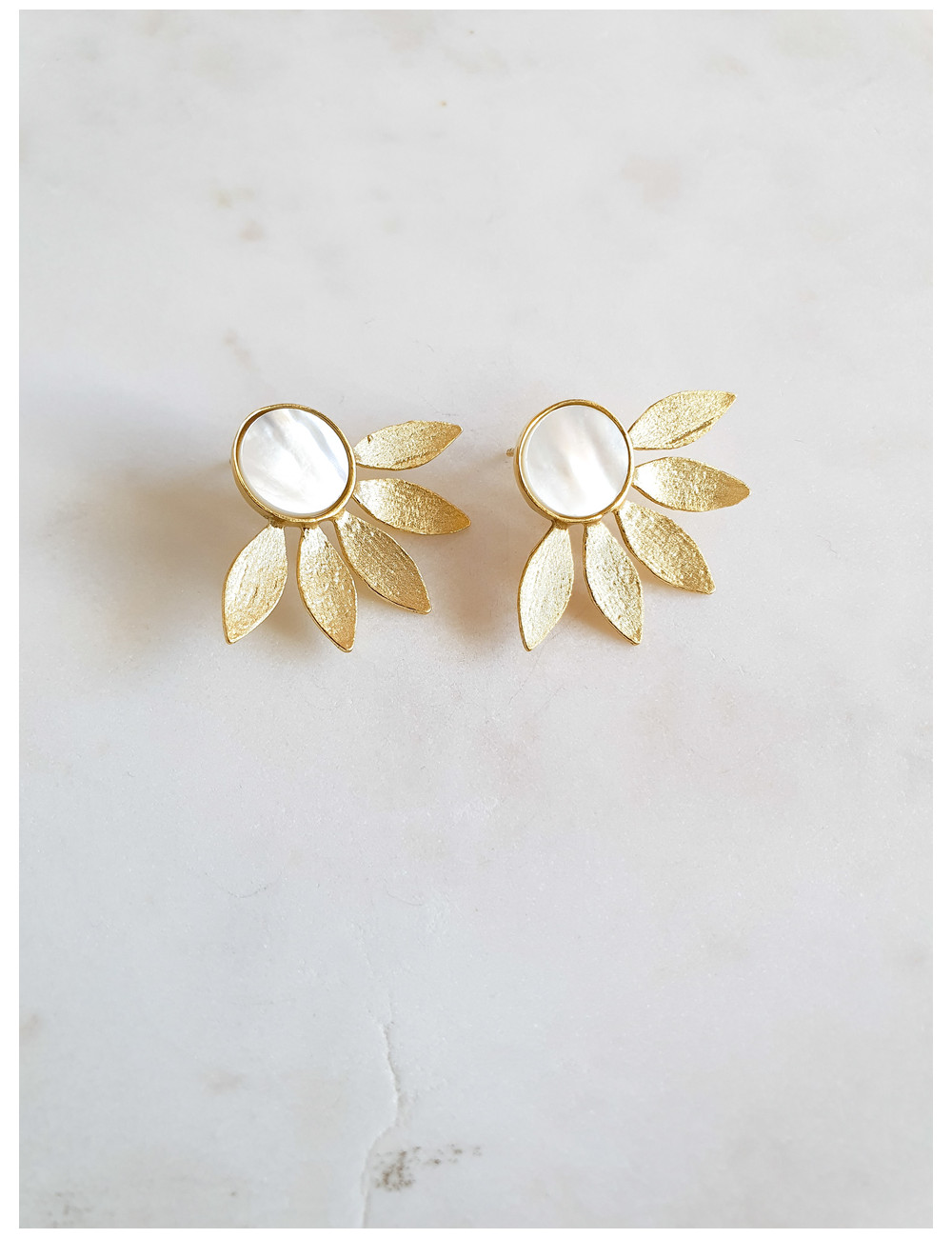 BRINCOS ZANZI PRATA DOURADA