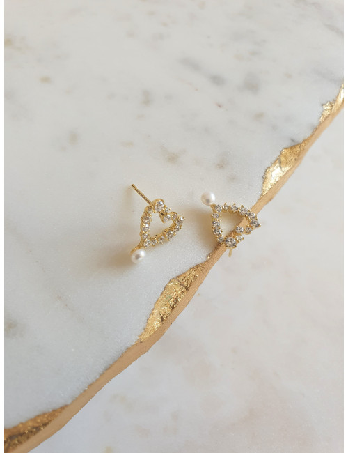 BRINCOS HEART PEARLY PRATA DOURADA