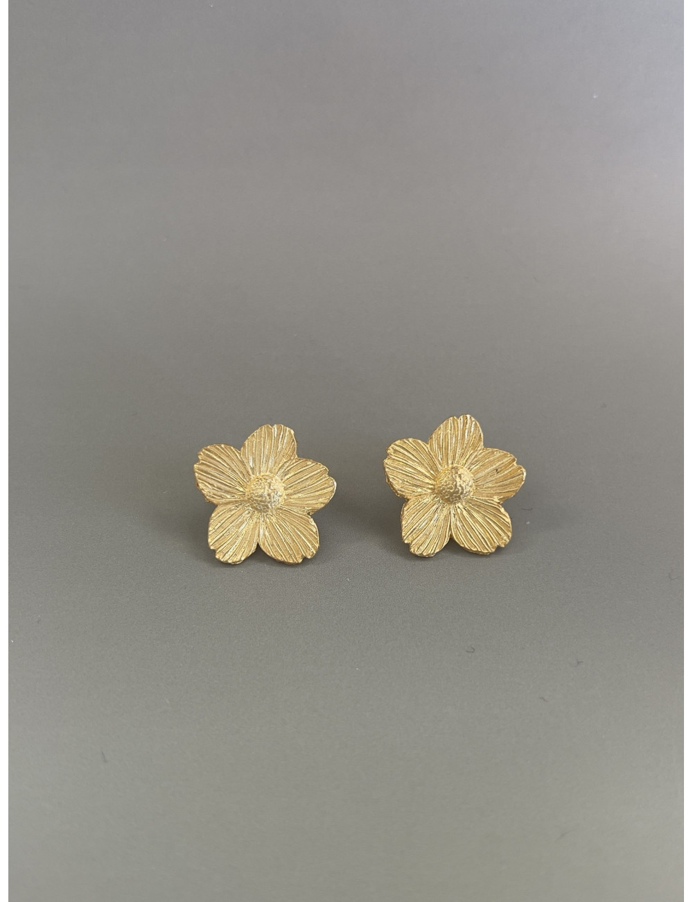 Brincos Golden Flower Prata Dourada